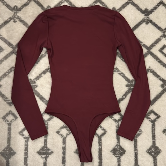 NWT Lulus Basic Burgundy Long Sleeve Bodysuit XS - Picture 6 of 8